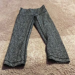 Lululemon Wunder Under Crop Hi-Rise 21" Luon Ripple Jacquard Black White Size 4